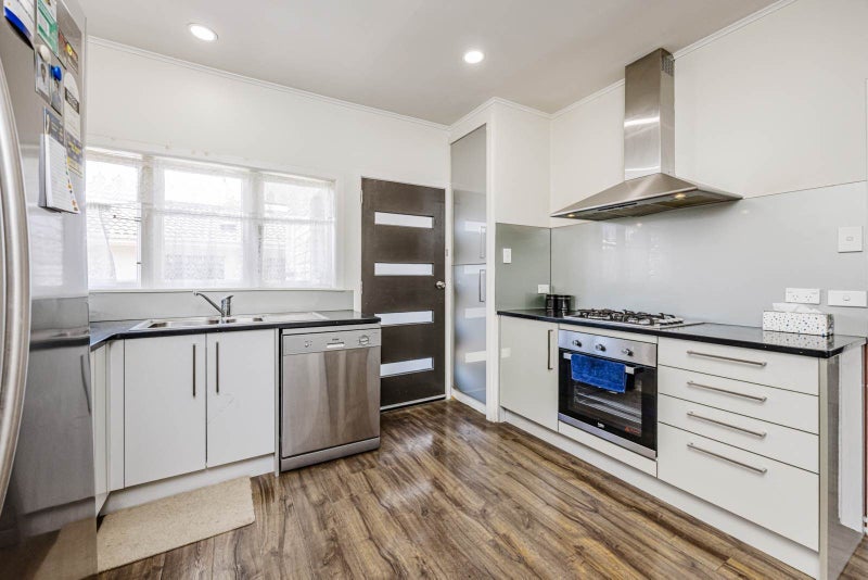 Manurewa, 4 bedrooms64714237042561111