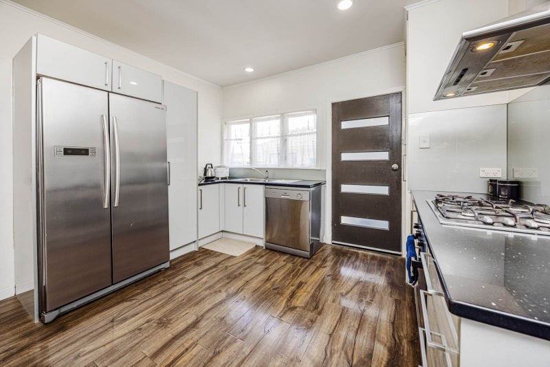 Manurewa, 4 bedrooms64714237042561112