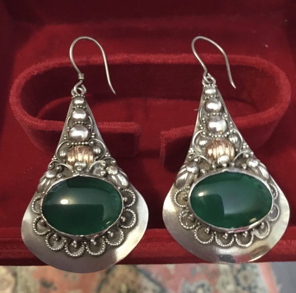 Vintage Sterling Silver & Green Chalcedony Earrings Carousel 1