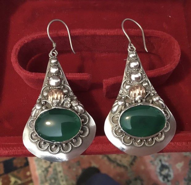 Vintage Sterling Silver & Green Chalcedony Earrings Carousel 11