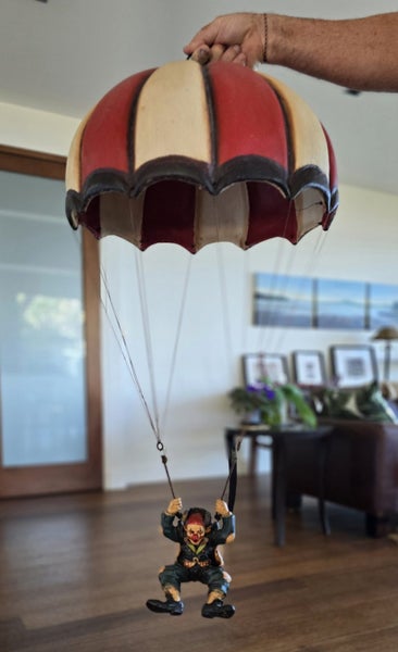 Vintage Clown Parachuting ALLAN AGOHOB64714536952067112