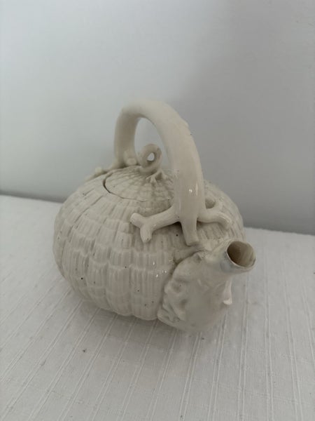 ** BELLEEK Teapot 1891-1926 (black mark) ** Carousel 2