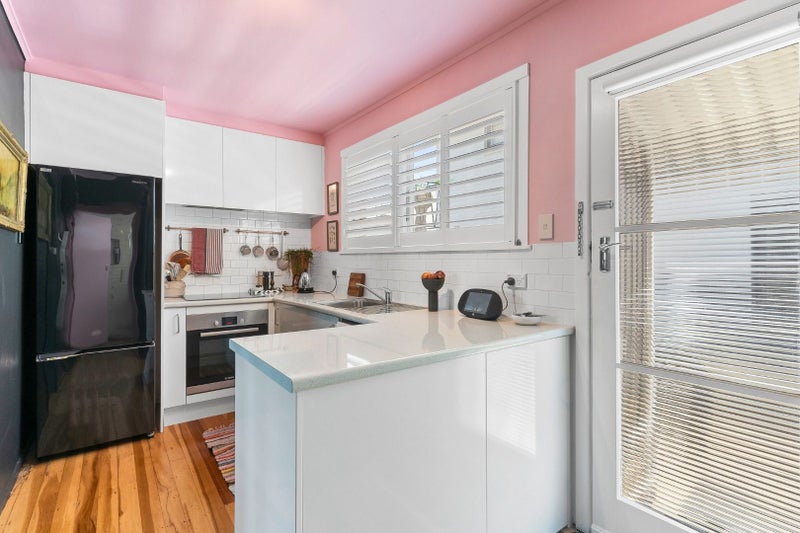 Point Chevalier, 2 bedrooms64714637303170112