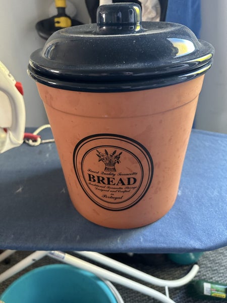 Terracotta bread bin Carousel 1