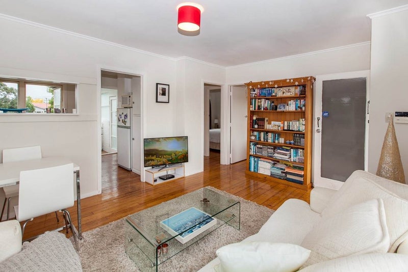 Onehunga, 2 bedrooms64714637346563111