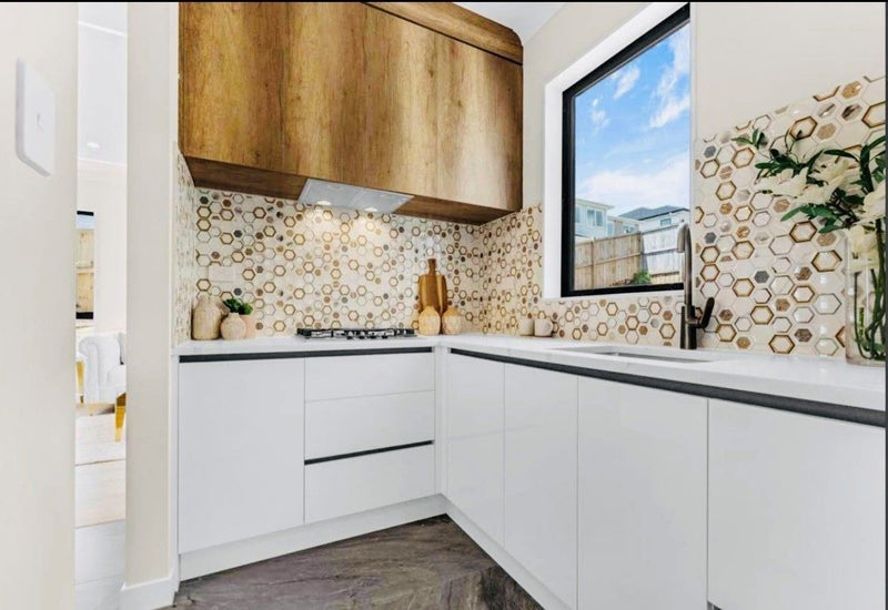 Flat Bush, 2 bedrooms64715770080897113