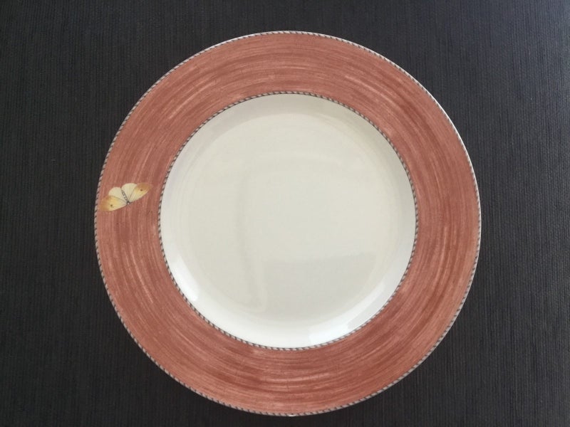 Wedgwood Dinner Plates (x4) - Excellent Condition Carousel 2