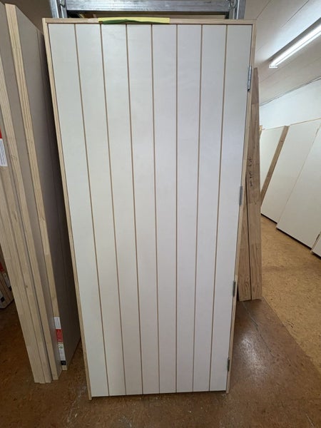 AVON V GROOVE SOLID CORE INTERIOR PREHUNG DOOR 1980 X 860 Carousel 1