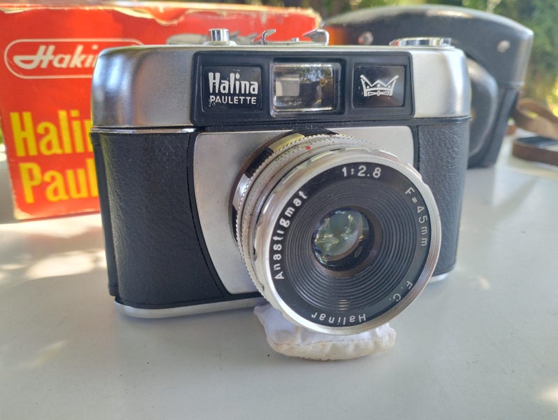 Halina Paulette 35mm SLR camera - Vintage Carousel 2