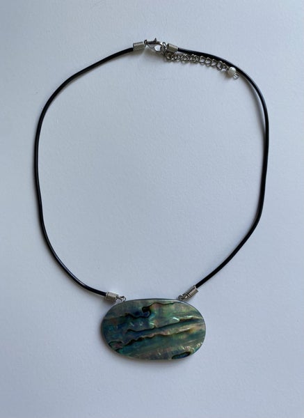 50%off SALE! New Handmade Paua Oval Shape Necklace in Gift Bag Carousel 2