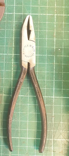 KNIPEX 915-16 GLASS WORKING PLIERS Carousel 4