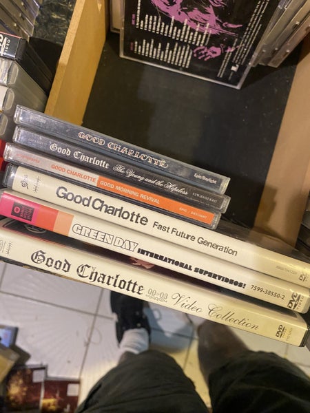 * bulk buy x 6 GOOD CHARLOTTE ** ** Carousel 1