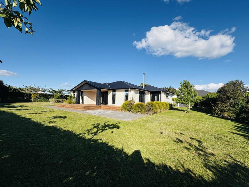 Feilding, 4 bedrooms64718832966401111