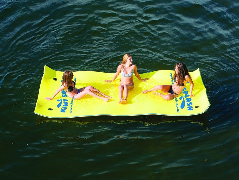 Xmas Super Gift Water Mat Carousel 10