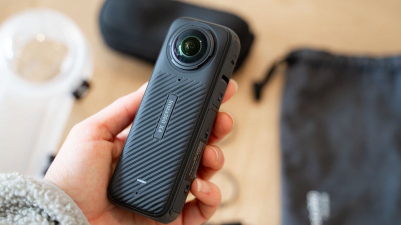 Insta360 X4 with Official Invisible Dive Case Carousel 4