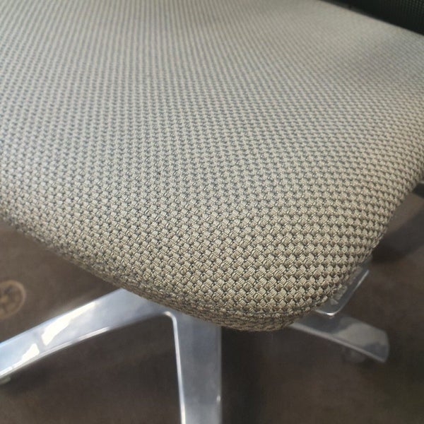 Formway Life Chair x 1 / Save $900 Carousel 2