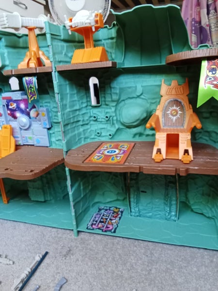 MOTU - Castle GraySkull & Figures64723282631042114