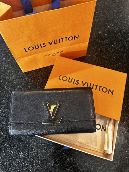 Louis Vuitton Capucines Wallet64724204350723110
