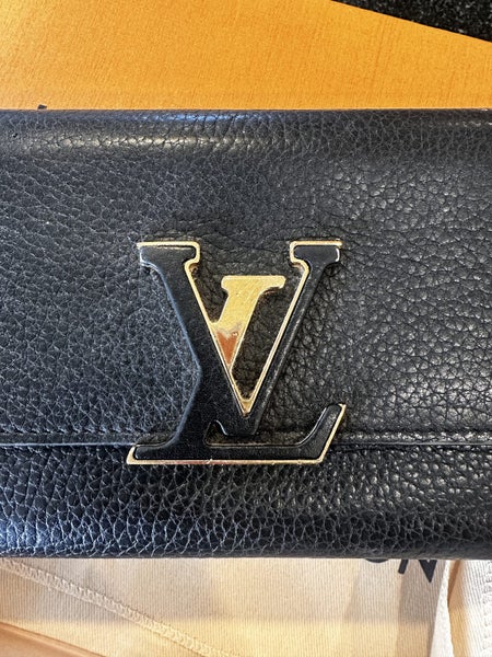 Louis Vuitton Capucines Wallet64724204350723111