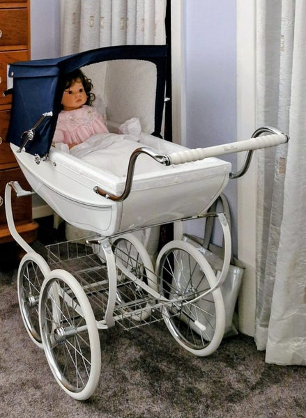 SILVER CROSS DOLLS PRAM Carousel 5