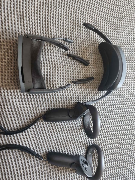 HTC Vive XR Elite Headset & Controllers Carousel 1