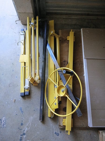 Gib Lifter Carousel 5