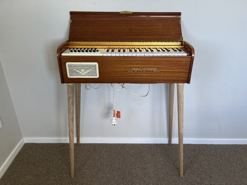 Vintage Farfisa Sonette 49 Chord Organ – Fully Working – Mid-Century Cabinet Carousel 1