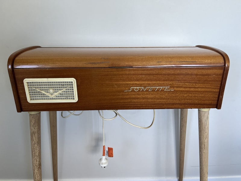 Vintage Farfisa Sonette 49 Chord Organ – Fully Working – Mid-Century Cabinet Carousel 2