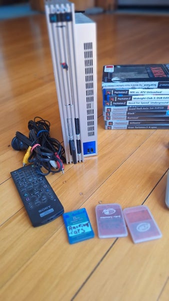 SILVER PS2 BUNDLE Carousel 1