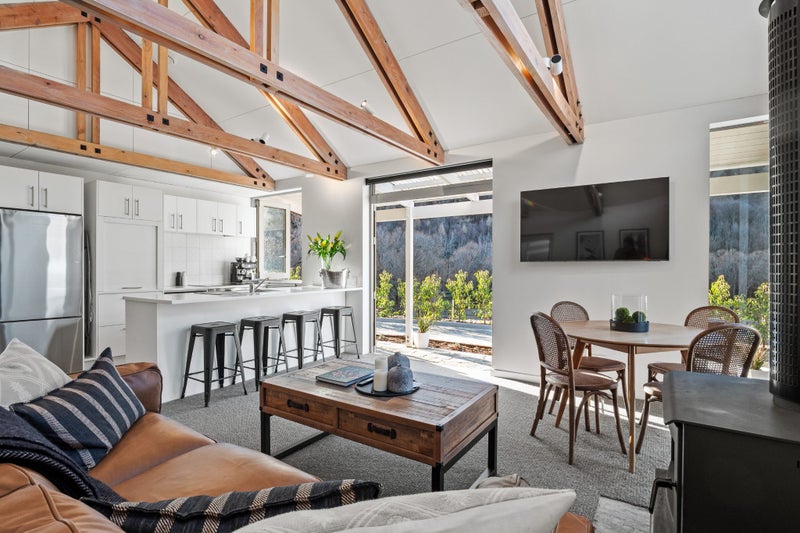 Arrowtown, 3 bedrooms64727221376643112