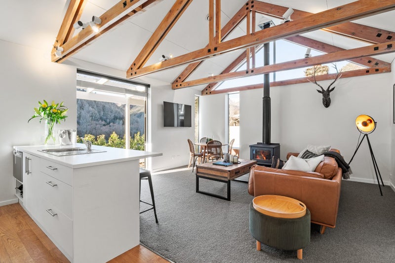 Arrowtown, 3 bedrooms64727221376643114