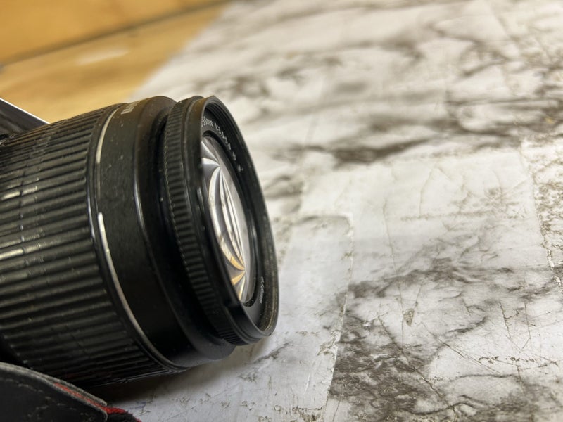 Canon EOS 600D 18-55mm camera Carousel 2