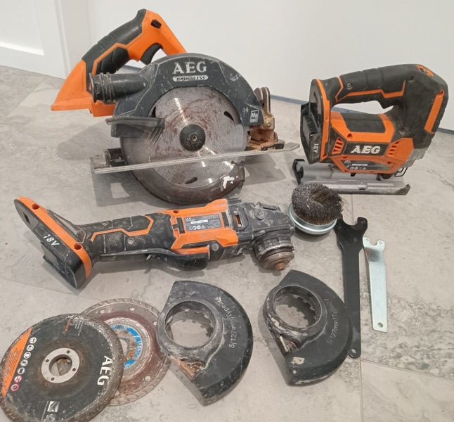 AEG 6 Piece Power Tool Kit Carousel 2