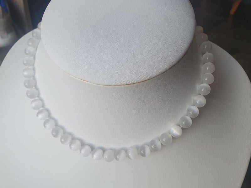 Selenite Necklace Knotted 44.5cm Carousel 1