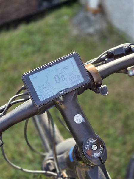 Magnum Peak 27.5 E-Bike (48V) - Only 557km! - Commuter/Trail Ready64728396129027113