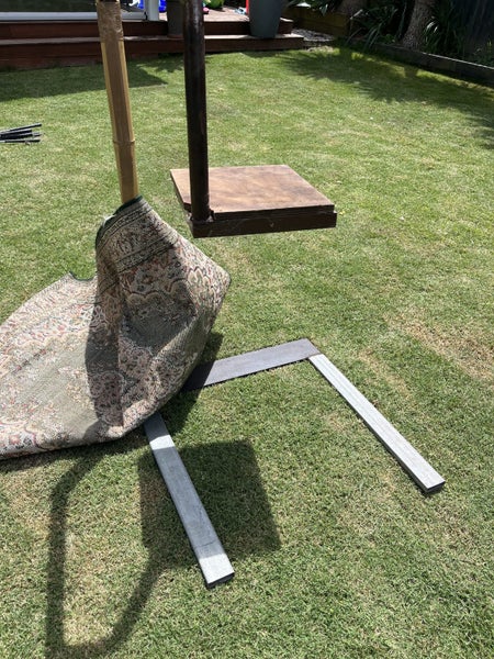 Defy Gravity - Buskers amazing floating levitating man illusion64729171181571112