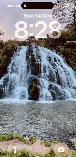 iPhone 16 fours months old very good condition64734427650691110