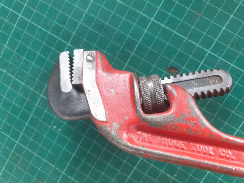 RIGID PIPE WRENCH E10 Carousel 1