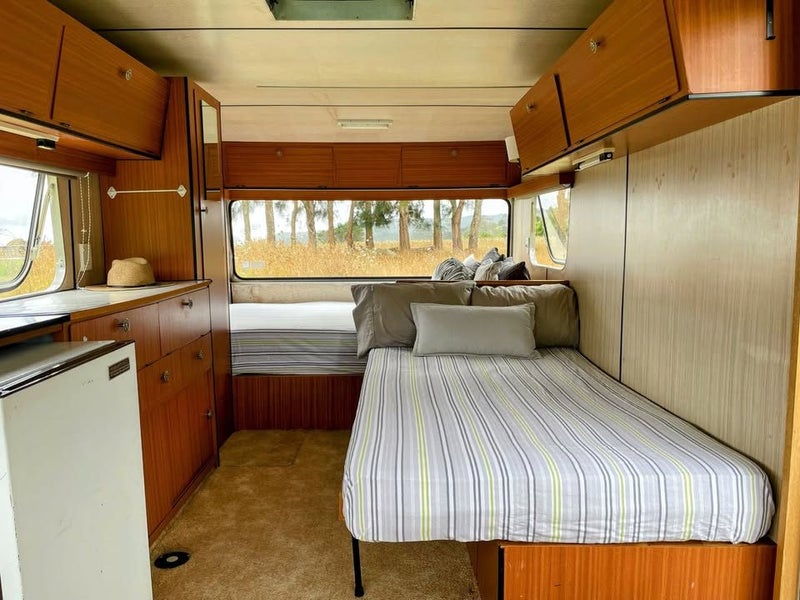 1975 Zephyr Caravan64730378571267114