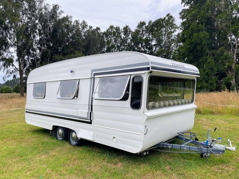 1975 Zephyr Caravan64730378571267112