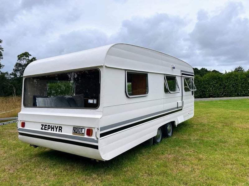 1975 Zephyr Caravan64730378571267110