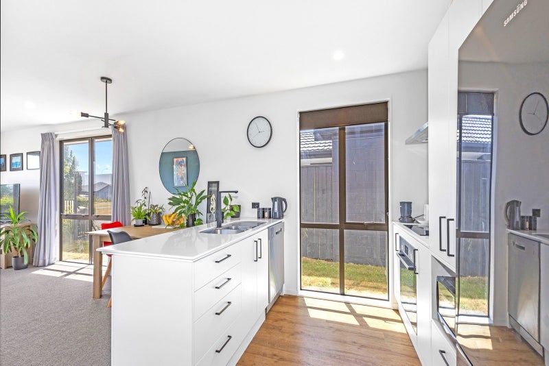 Rolleston, 3 bedrooms64734989799939111