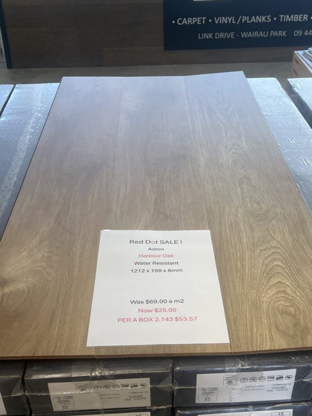 Laminate Aston Harbour Oak Water Resistant 8mm Carousel 1
