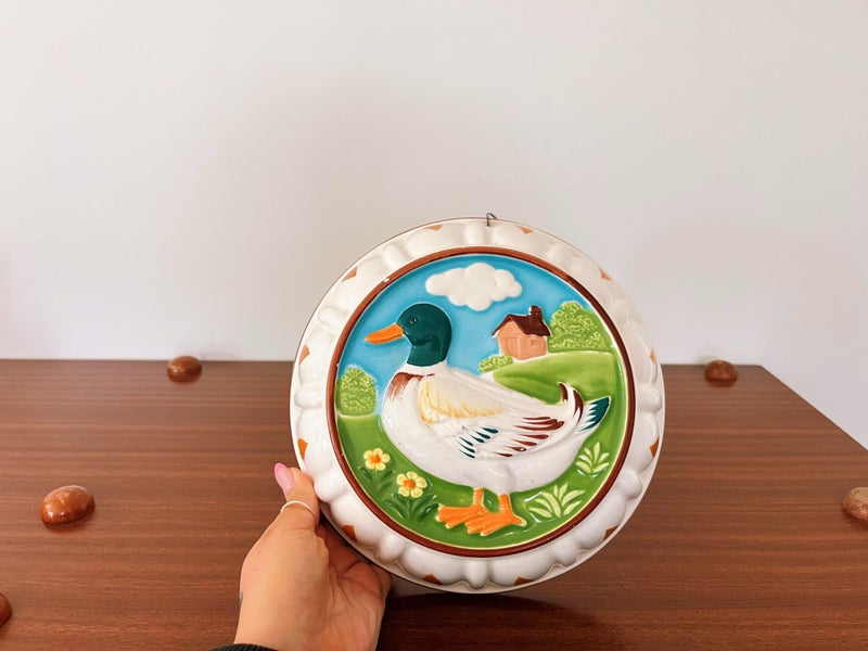 Vintage Gailstyn-Sutton Towle Goose Farm Food Cake Mold Wall Hanging Carousel 1