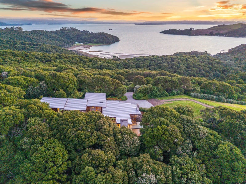 PUKETOI – The Place That Time Forgot64735887061891110