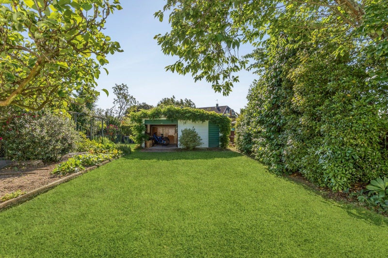 Space, Sun & Endless Potential on 943sqm64735887115649113