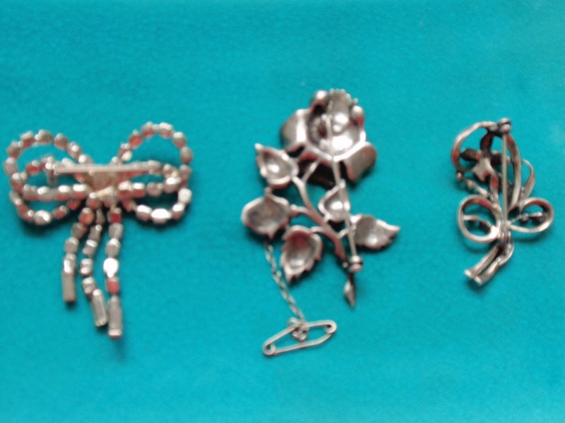 3 x Vintage Brooches- 2 x Sterling 25 gm Carousel 2