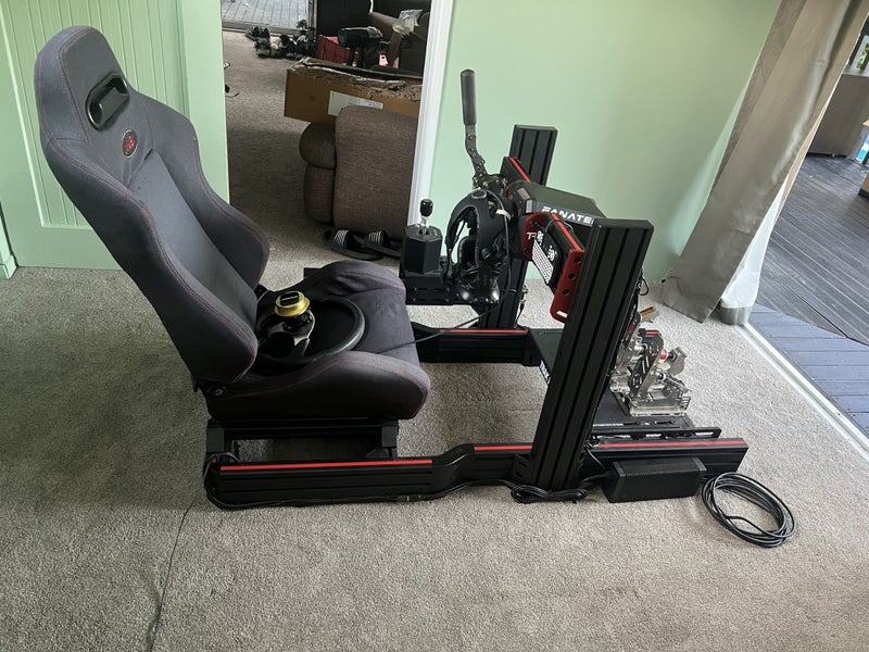 VR Sim Racing Rig64738476444674113