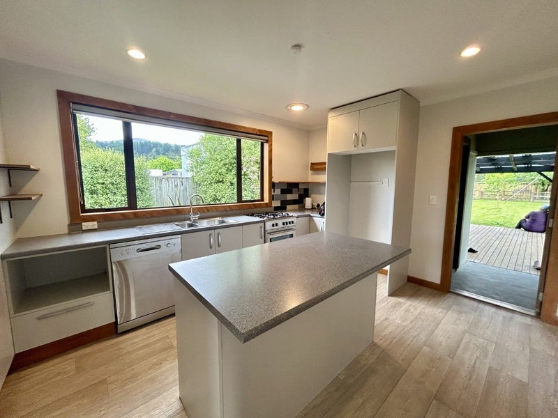 Brooklyn, 3 bedrooms64736890885505112