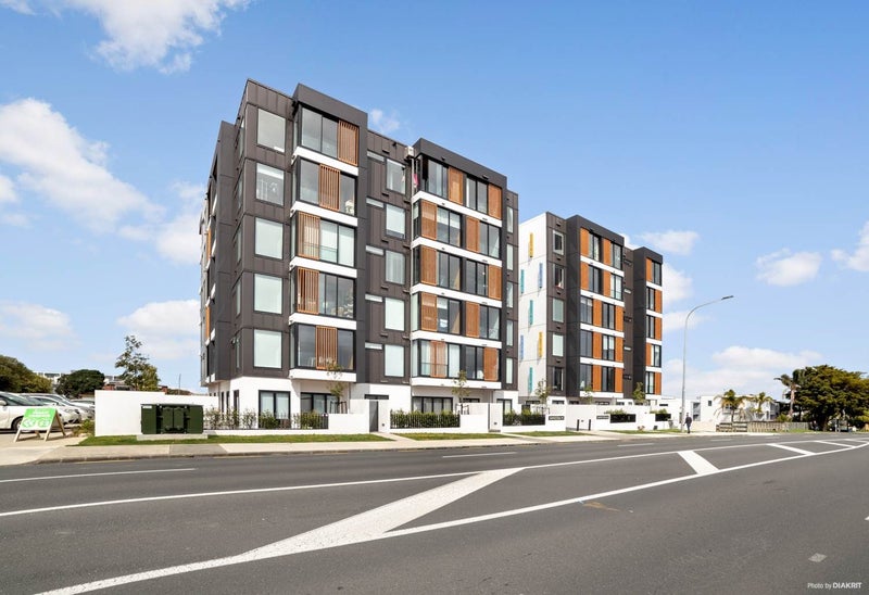 Takapuna, 2 bedrooms64737221543683110